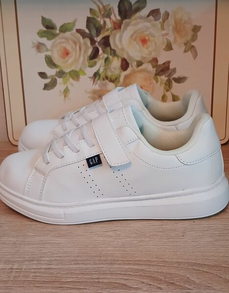 Baskets blanches confortables