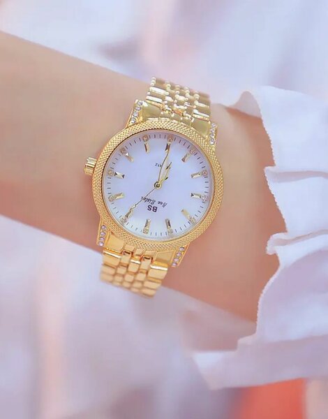 Montre élégante en acier inoxydable