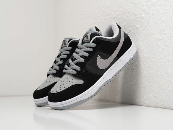 Baskets Nike Dunk Low Grises