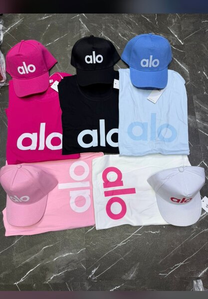 Ensemble Casquettes et T-shirts 'alo'