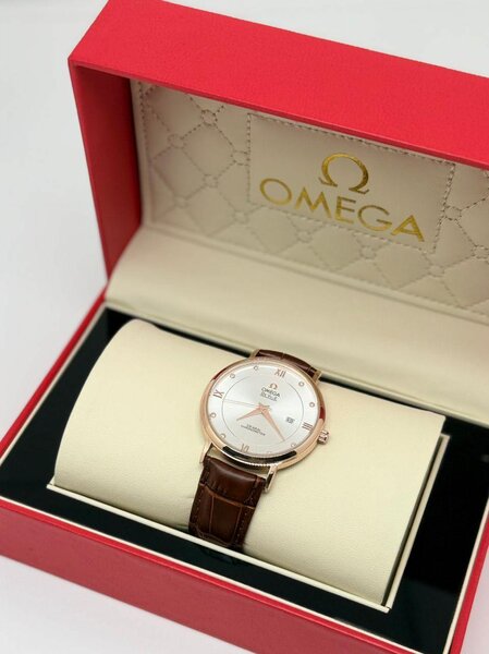 Montre Omega en cuir élégant
