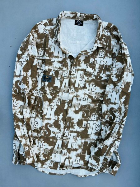 Chemise à motifs moderne