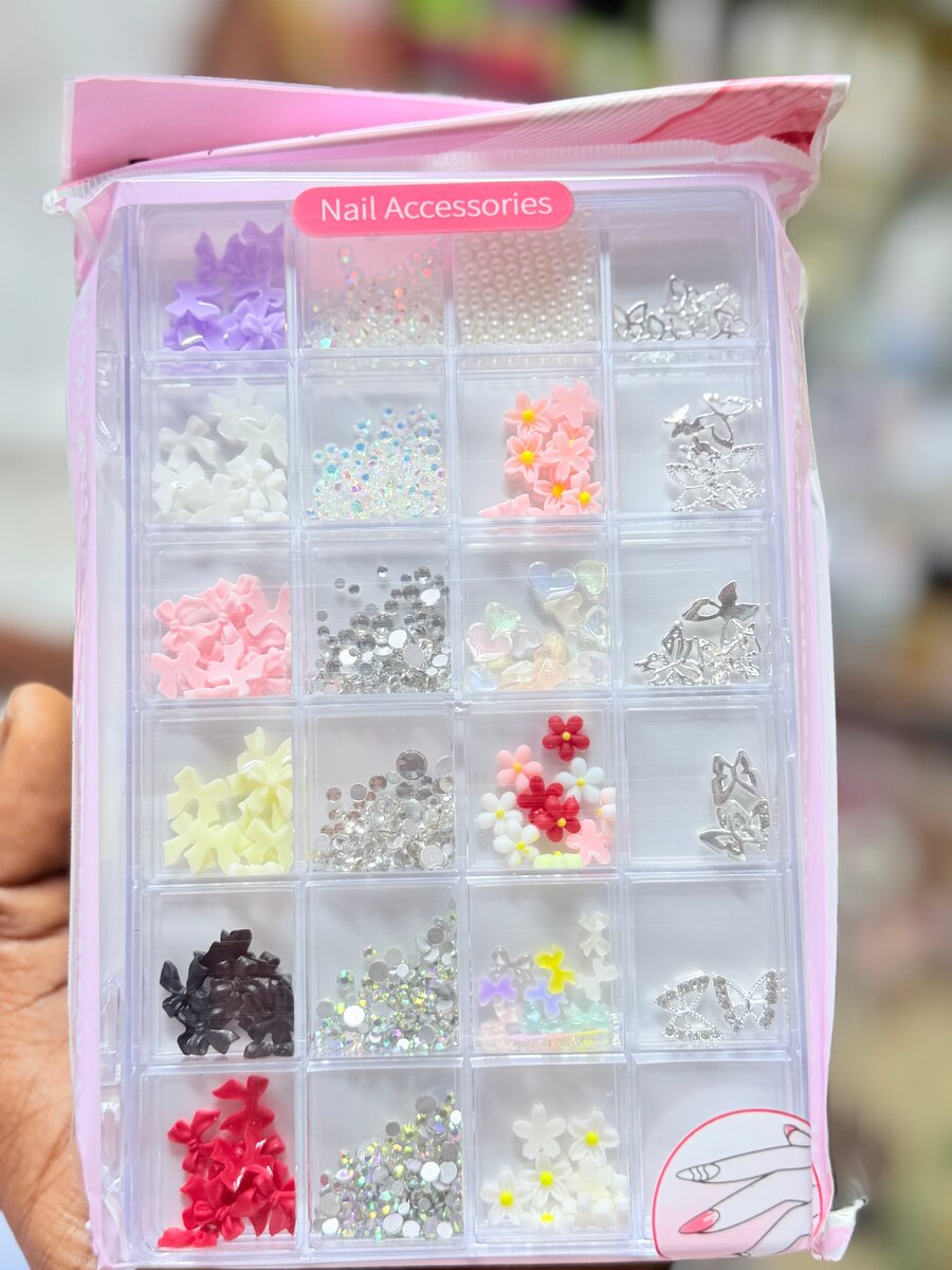 Kit accessoires ongles colorés