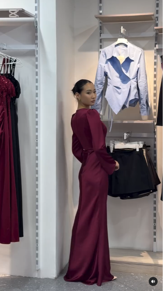 Атласное платье