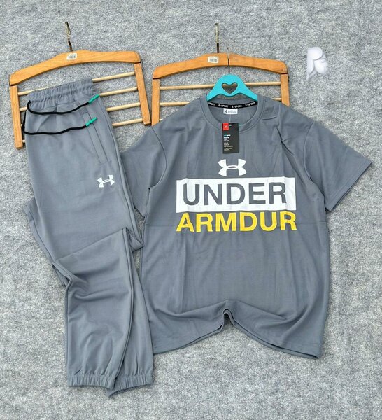 Ensemble sport Under Armdur