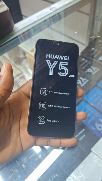 Huawei Y5 2019 Smartphone
