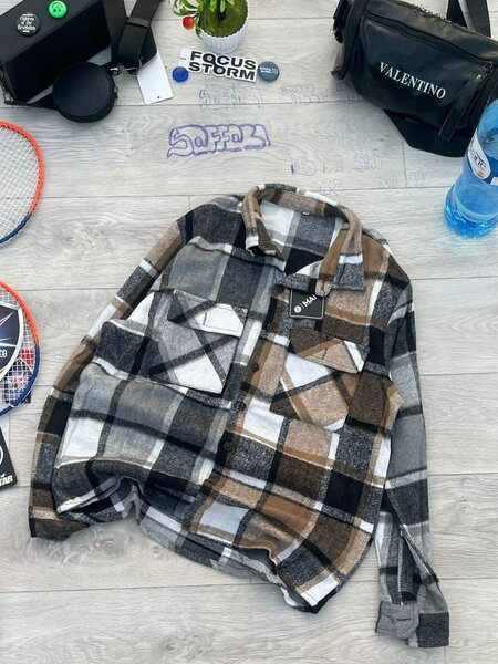 Chemises en flanelle à carreaux