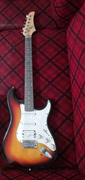 Guitare électrique sunburst vintage