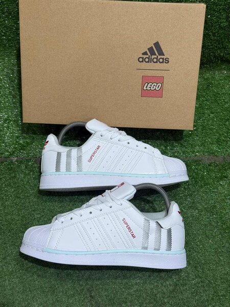 Adidas Lego Superstar Baskets