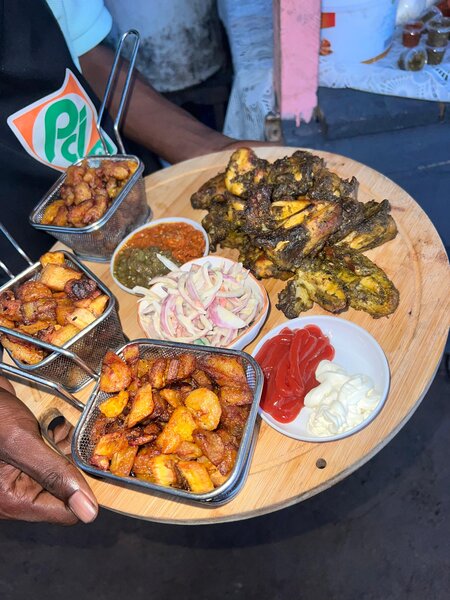 1 poulet braisé + 3 alloco