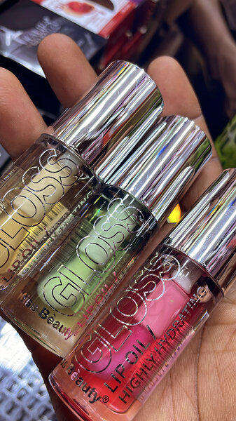 Faux cils clusters MYL et highlight lipgloss