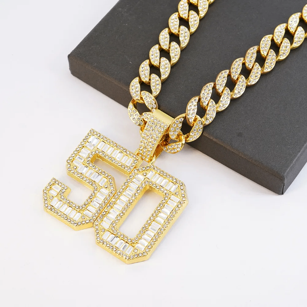 Collier en or avec pendentif 50 diamants