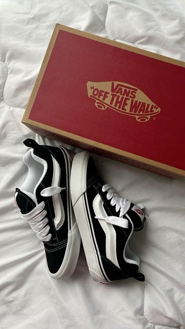 Vans knu skool(black and white )