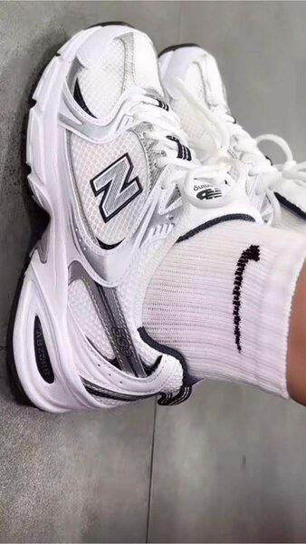Chaussures New Balance 530 blanches