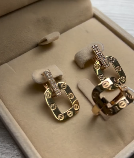 Комплект из красного золота