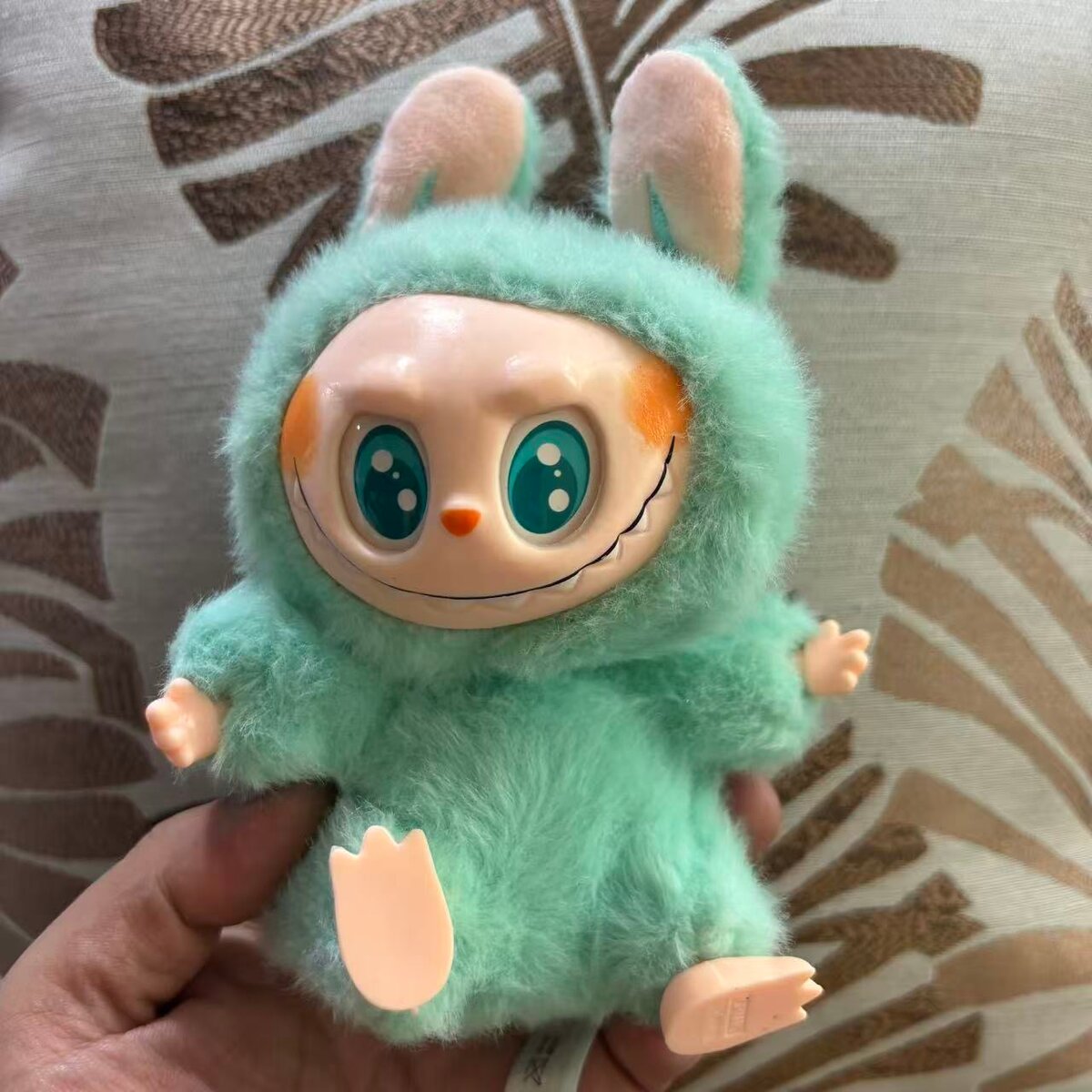 Jouet en peluche lapin Labubu