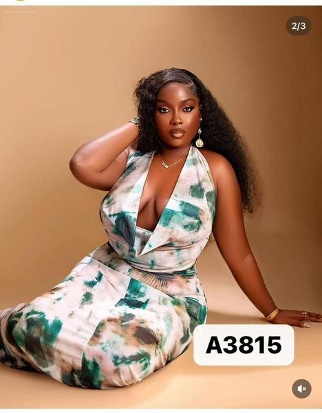 Robe élégante sans manches en soie