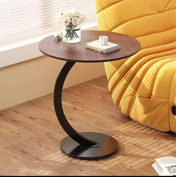 Table d'appoint moderne élégante