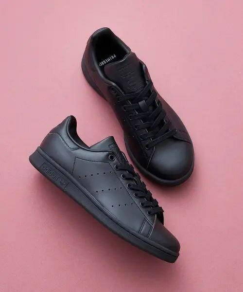 Sneakers en cuir noir élégant