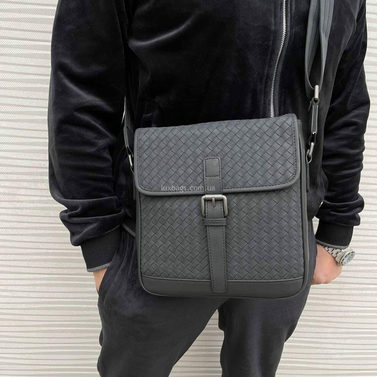 Sacoche en cuir tressé élégante