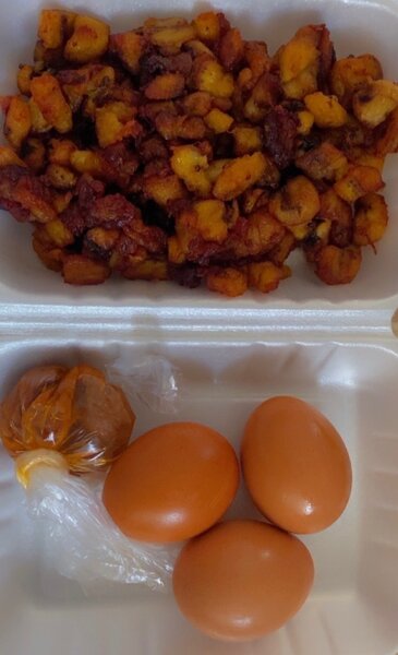 Délice de plantains frits et œufs