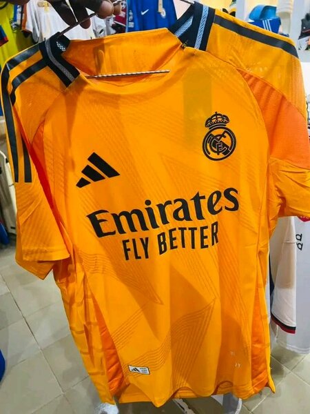 Maillot de foot Real Madrid jaune Adidas