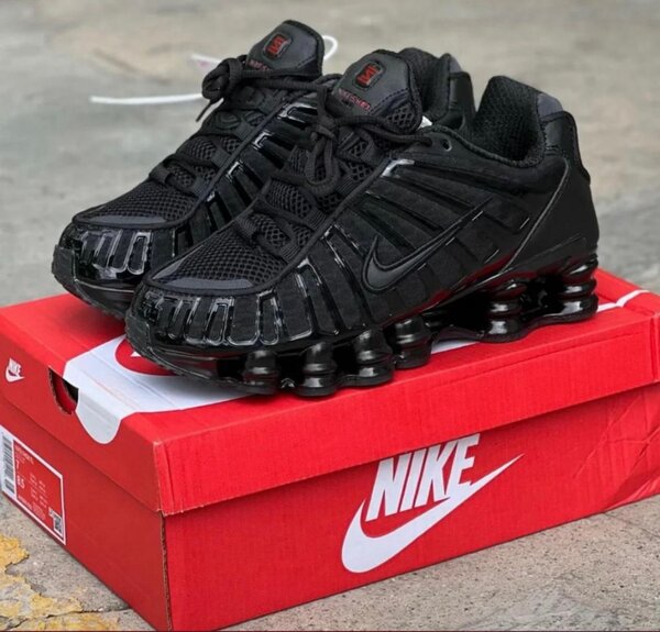 Nike Shox Noir Sport