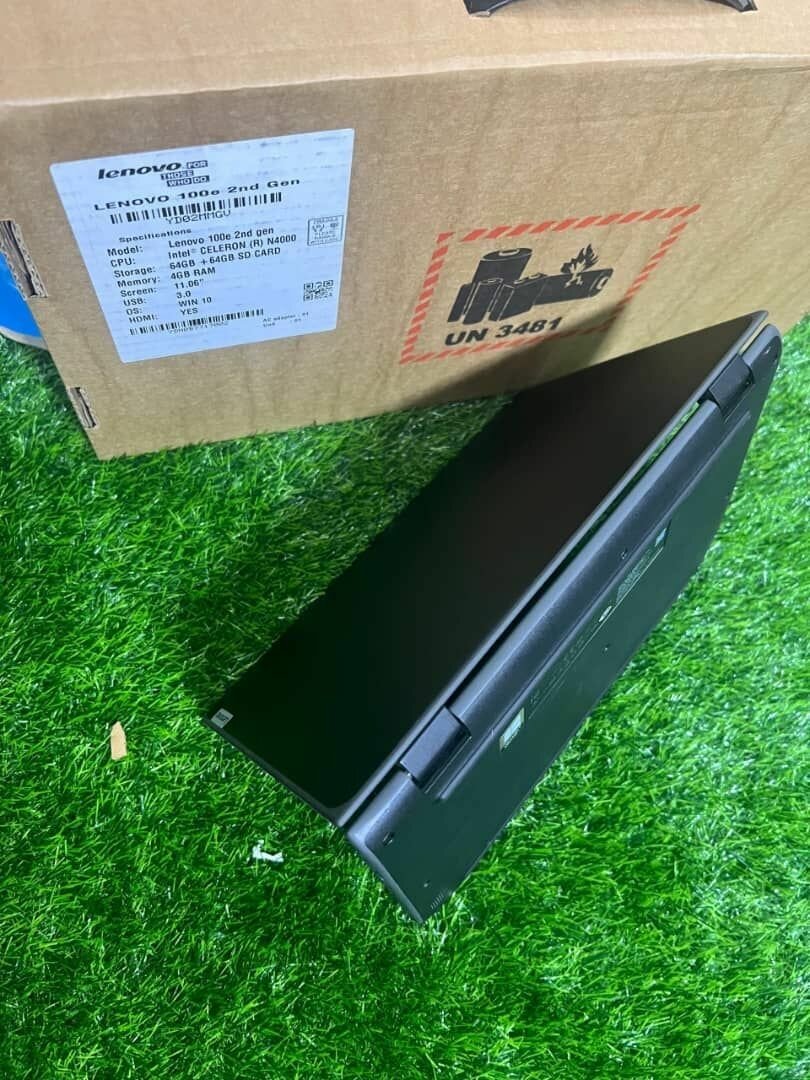 PC portable Lenovo 100E