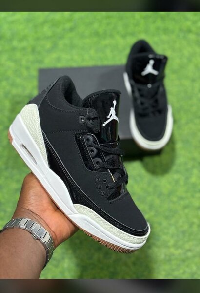 Air jordan noires élégantes