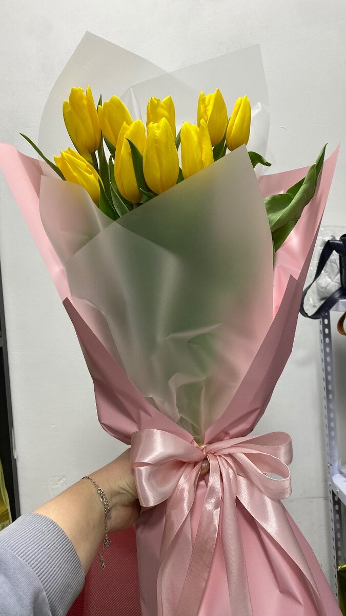 Тюльпаны с оформлением