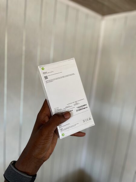 iPhone 16 simple 128gb