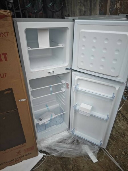 Réfrigérateur smart technologies 138 lite prix :