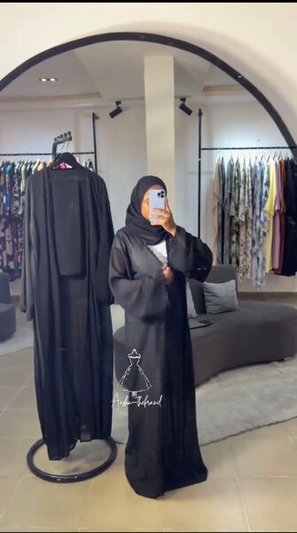 Élégante Abaya Classique