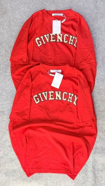 T-shirts à logo coloré