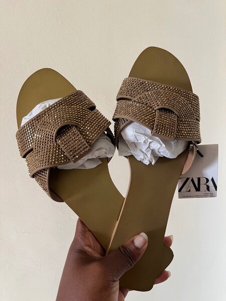 Sandales marron Zara chic