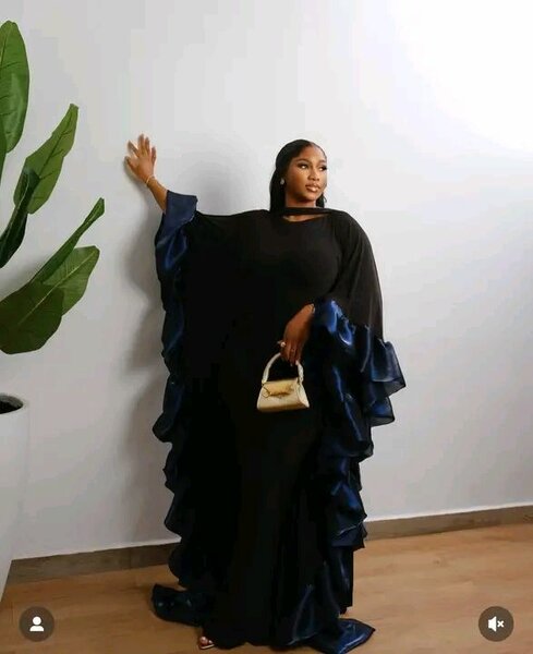 Robe élégante avec volants