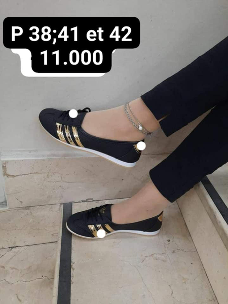 baskets à rayures dorées-noir