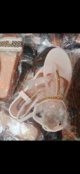 Sandales plates blanches