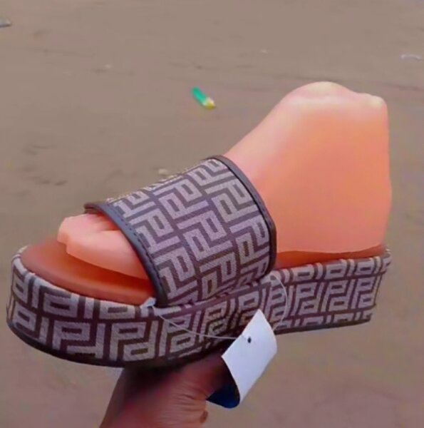 Sandales plates pour femme