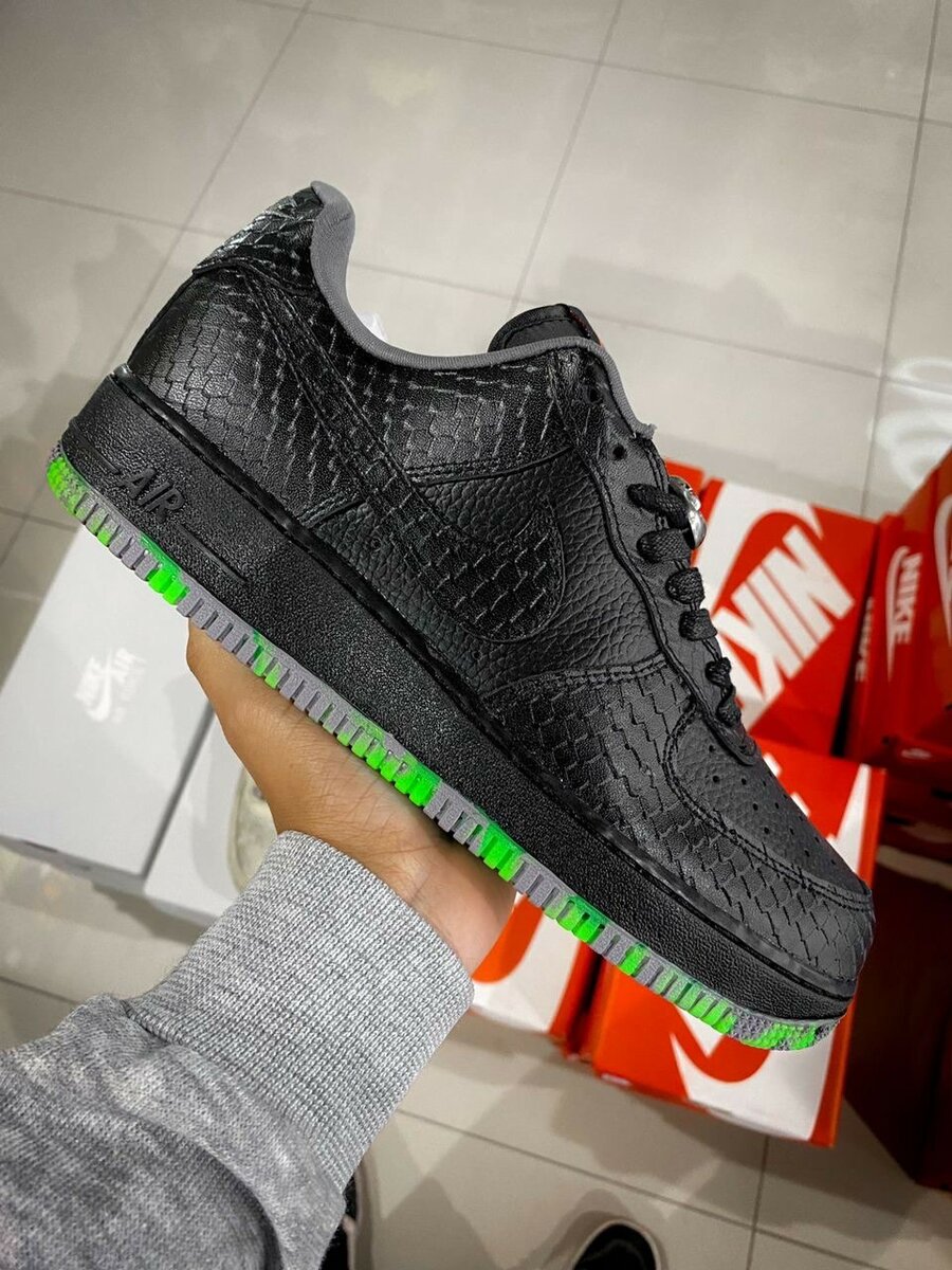 NIKE AIRFORCE CLASSIC