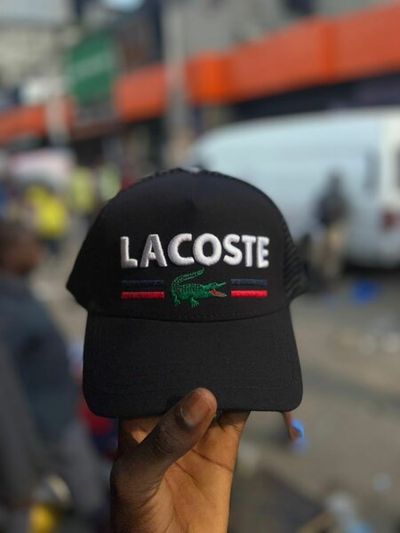 Casquette noire Lacoste