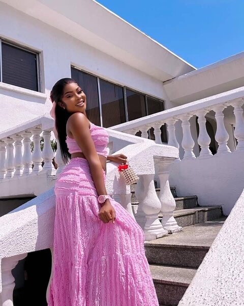 Robe longue rose élégante