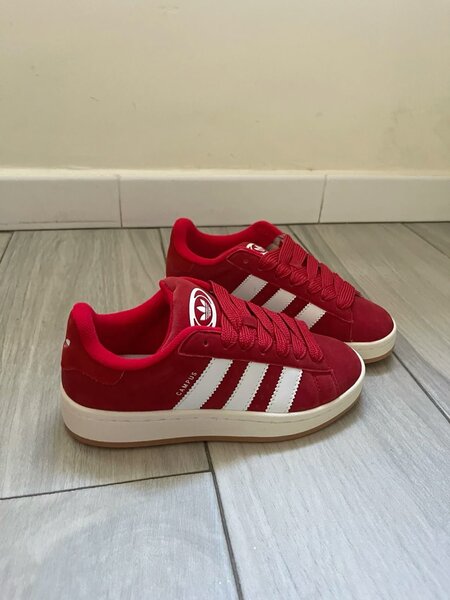 Chaussures Adidas rouges pour hommes
