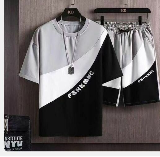 Ensemble de survêtement moderne