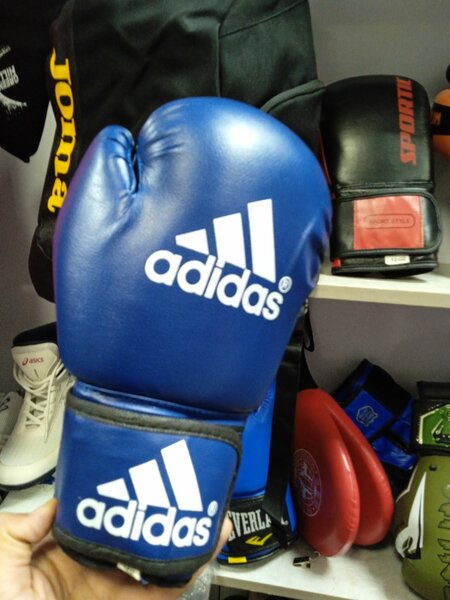 Боксерские перчатки