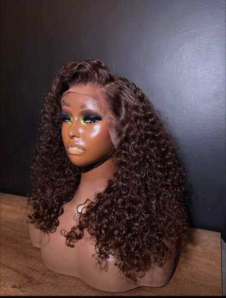 Perruque Bouclée en Dentelle