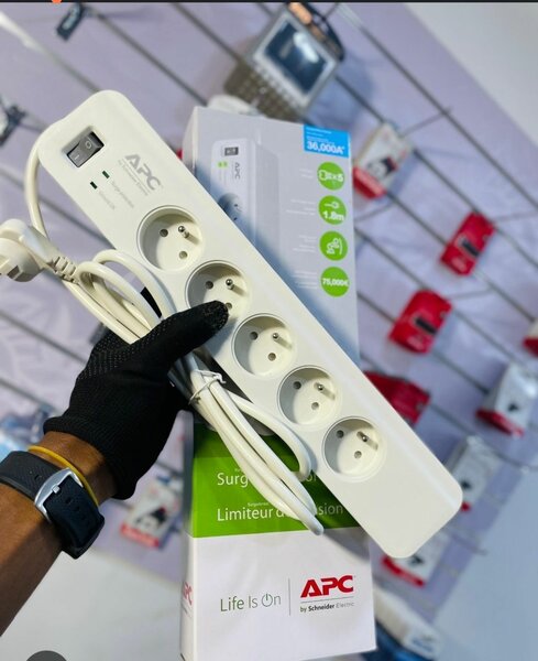 Multiprise Parasurtenseur APC