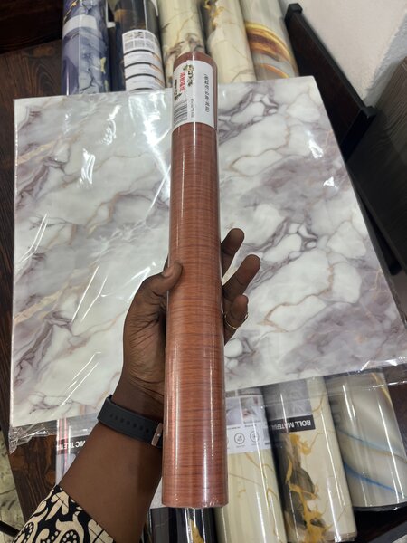 Papier adhésif décoratif