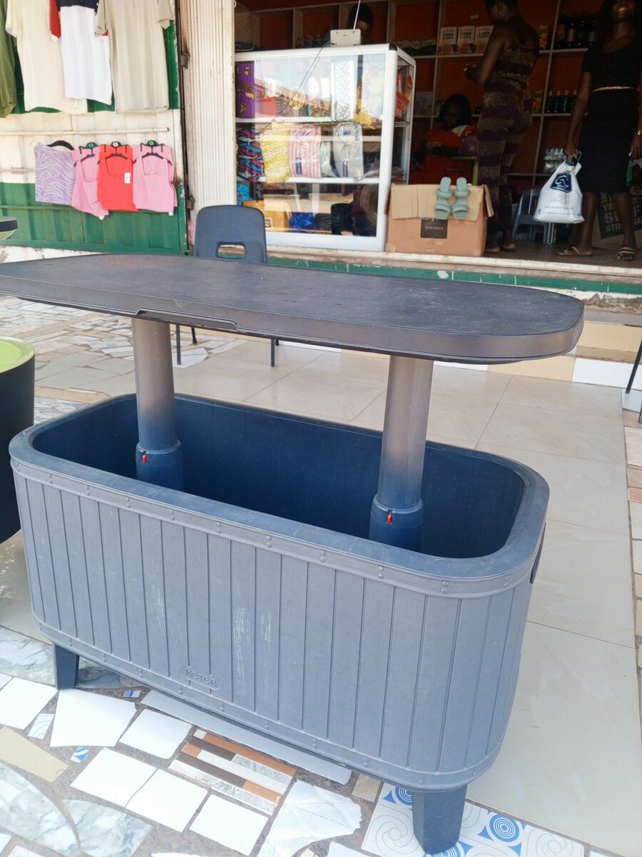 Extendable ice chest