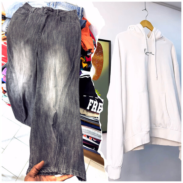 Sweat à Capuche Unisexe et Jeans